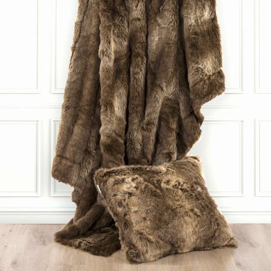 Bedding * | Wholesale Hiend Accents Faux Wolf Fur Oversized Throw Blanket, 60 X90