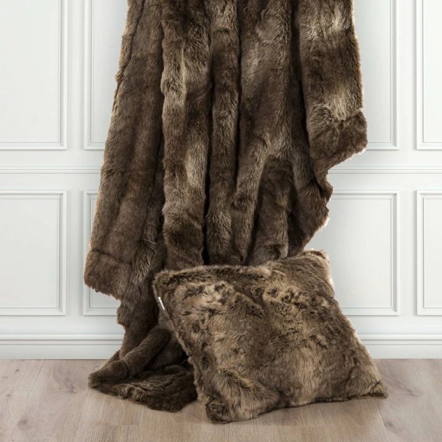 Home Goods * | Top 10 Hiend Accents Oversized Wolf Faux Fur Throw Pillow, 22 X22